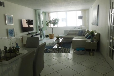 Condominio en alquiler en Miami Beach, Florida, 1 dormitorio, 95.32 m2 № 2079212 - foto 4