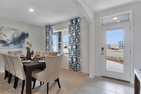 House in Sorrento, Florida 5 bedrooms, 241.64 sq.m. № 1908151 - photo 30