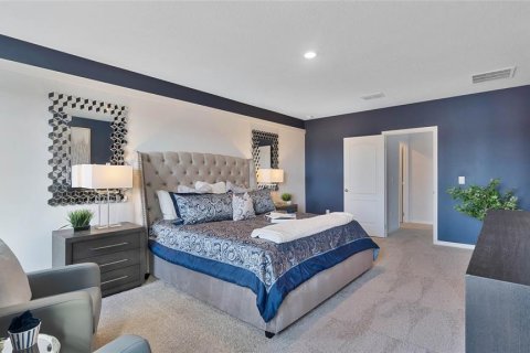 House in Sorrento, Florida 5 bedrooms, 241.64 sq.m. № 1908151 - photo 27