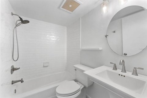 Condo in Tampa, Florida, 2 bedrooms  № 1853407 - photo 27