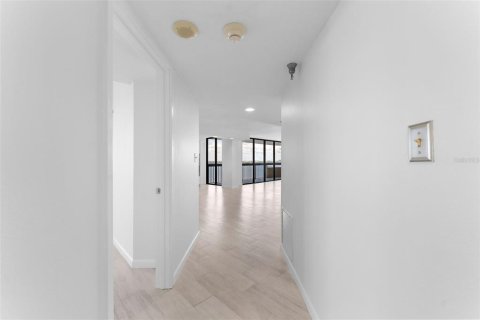 Condo in Tampa, Florida, 2 bedrooms  № 1853407 - photo 15