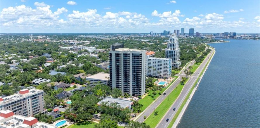 Condo in Tampa, Florida, 2 bedrooms  № 1853407