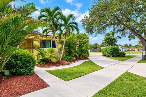 Villa ou maison à vendre à Hollywood, Floride: 2 chambres, 90.86 m2 № 2435467 - photo 2