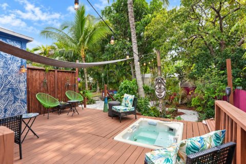 Villa ou maison à vendre à Hollywood, Floride: 2 chambres, 90.86 m2 № 2435467 - photo 17