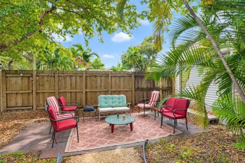 Villa ou maison à vendre à Hollywood, Floride: 2 chambres, 90.86 m2 № 2435467 - photo 27