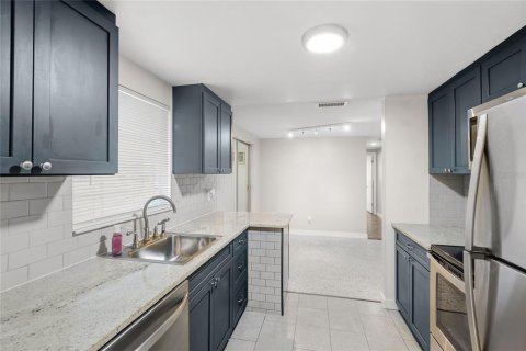 Villa ou maison à vendre à Bradenton, Floride: 2 chambres, 95.88 m2 № 2399165 - photo 8