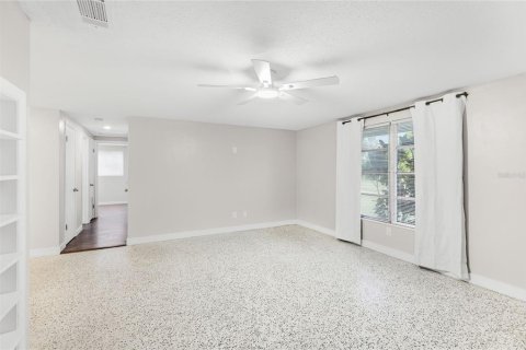Villa ou maison à vendre à Bradenton, Floride: 2 chambres, 95.88 m2 № 2399165 - photo 5