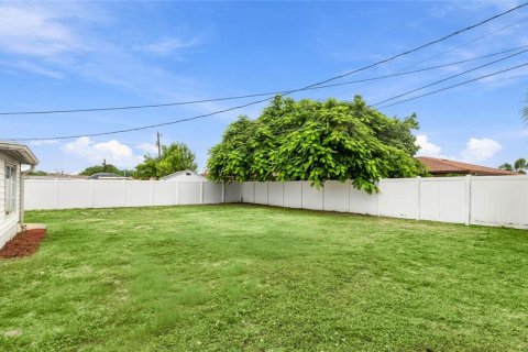 Villa ou maison à vendre à Bradenton, Floride: 2 chambres, 95.88 m2 № 2399165 - photo 24