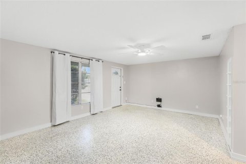 Villa ou maison à vendre à Bradenton, Floride: 2 chambres, 95.88 m2 № 2399165 - photo 4