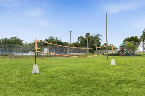 Villa ou maison à vendre à Bradenton, Floride: 2 chambres, 95.88 m2 № 2399165 - photo 30