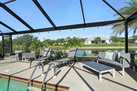 Casa en venta en Cape Coral, Florida, 3 dormitorios, 143.44 m2 № 1849467 - foto 2