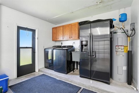 Casa en venta en Cape Coral, Florida, 3 dormitorios, 143.44 m2 № 1849467 - foto 30