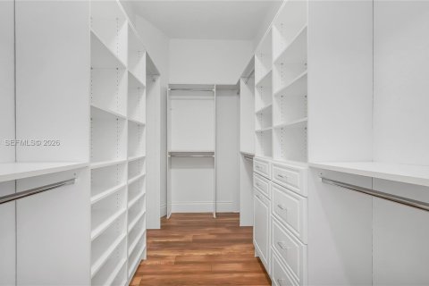 Купить виллу или дом в Катлер-Бей, Флорида 5 спален, 438.22м2, № 2052467 - фото 10