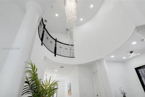 Villa ou maison à vendre à Cutler Bay, Floride: 5 chambres, 438.22 m2 № 2052467 - photo 14