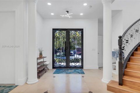 Купить виллу или дом в Катлер-Бей, Флорида 5 спален, 438.22м2, № 2052467 - фото 1