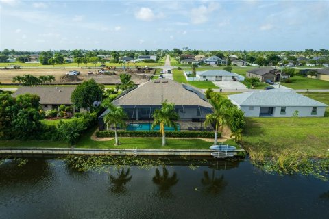 Casa en venta en Cape Coral, Florida, 3 dormitorios, 222.69 m2 № 1383323 - foto 5