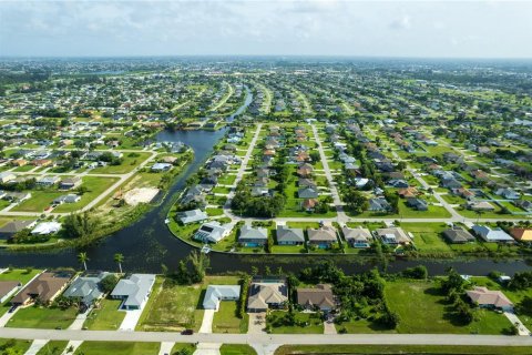 Casa en venta en Cape Coral, Florida, 3 dormitorios, 222.69 m2 № 1383323 - foto 8