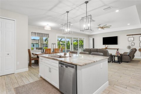 Casa en venta en Cape Coral, Florida, 3 dormitorios, 222.69 m2 № 1383323 - foto 24