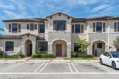 Townhouse in Miami, Florida 3 bedrooms, 126.53 sq.m. № 2263980 - photo 6