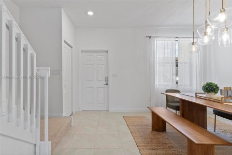 Townhouse in Miami, Florida 3 bedrooms, 126.53 sq.m. № 2263980 - photo 14