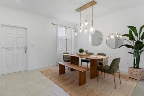 Townhouse in Miami, Florida 3 bedrooms, 126.53 sq.m. № 2263980 - photo 13