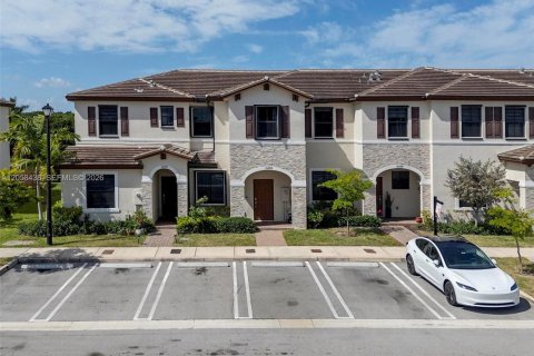 Townhouse in Miami, Florida 3 bedrooms, 126.53 sq.m. № 2263980 - photo 7