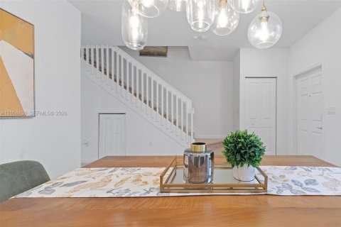 Townhouse in Miami, Florida 3 bedrooms, 126.53 sq.m. № 2263980 - photo 12