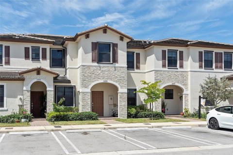 Townhouse in Miami, Florida 3 bedrooms, 126.53 sq.m. № 2263980 - photo 8