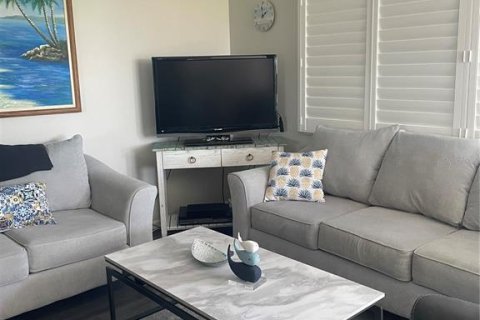 Condo in Saint Petersburg, Florida, 2 bedrooms  № 2236659 - photo 6