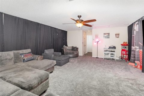 House in Apopka, Florida 4 bedrooms, 323.21 sq.m. № 1805041 - photo 28