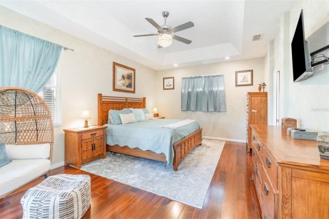 House in Apopka, Florida 4 bedrooms, 323.21 sq.m. № 1805041 - photo 16