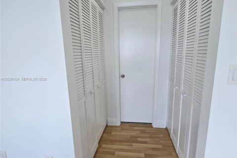Снять в аренду кондоминиум в Катлер-Бей, Флорида 1 спальня, 75.53м2, № 2086106 - фото 22
