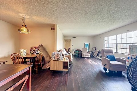 Condominio en venta en Leesburg, Florida, 3 dormitorios, 131.27 m2 № 1870250 - foto 6