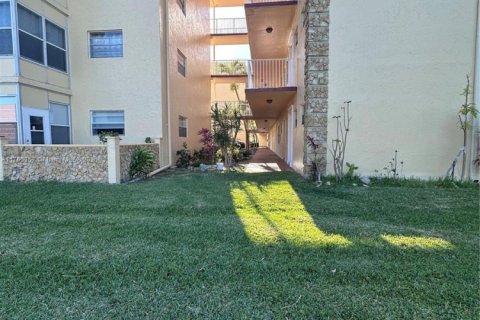 Condominio en venta en Lauderdale Lakes, Florida, 2 dormitorios, 102.38 m2 № 1579386 - foto 30