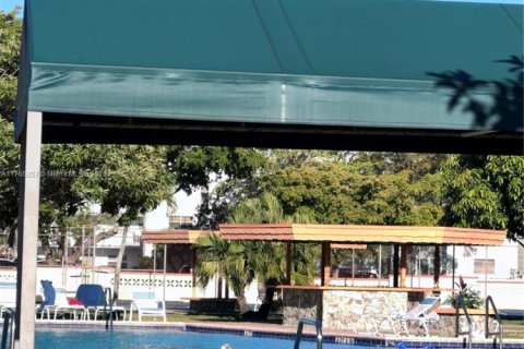 Condominio en venta en Lauderdale Lakes, Florida, 2 dormitorios, 102.38 m2 № 1579386 - foto 16