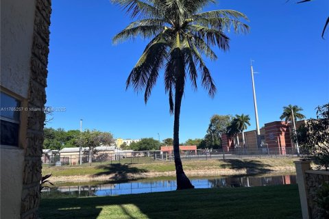 Condominio en venta en Lauderdale Lakes, Florida, 2 dormitorios, 102.38 m2 № 1579386 - foto 27