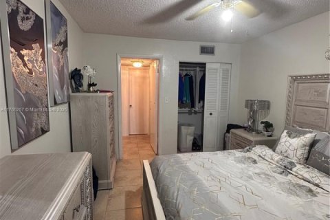 Condominio en venta en Lauderdale Lakes, Florida, 2 dormitorios, 102.38 m2 № 1579386 - foto 7