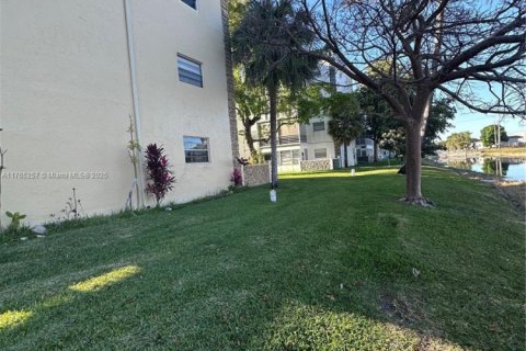 Condominio en venta en Lauderdale Lakes, Florida, 2 dormitorios, 102.38 m2 № 1579386 - foto 29