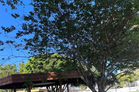 Condominio en venta en Lauderdale Lakes, Florida, 2 dormitorios, 102.38 m2 № 1579386 - foto 19