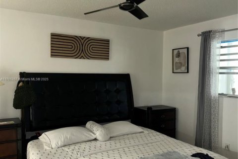 Condominio en venta en Lauderdale Lakes, Florida, 2 dormitorios, 102.38 m2 № 1579386 - foto 10