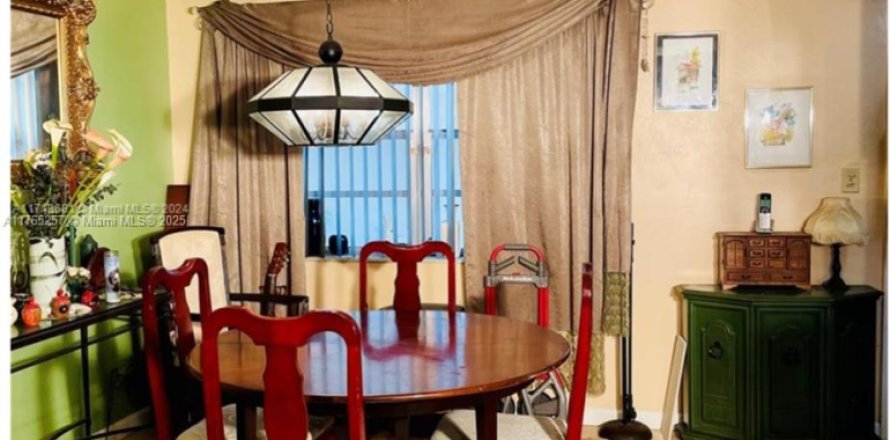 Condominio en Lauderdale Lakes, Florida, 2 dormitorios № 1579386