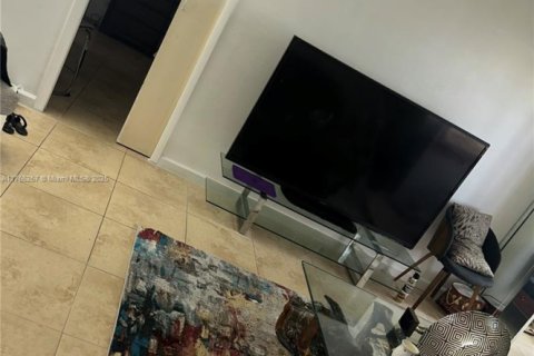 Condominio en venta en Lauderdale Lakes, Florida, 2 dormitorios, 102.38 m2 № 1579386 - foto 4