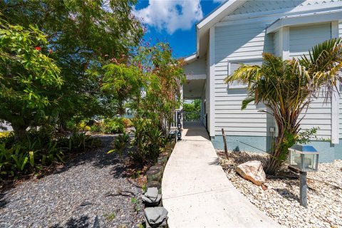 House in Punta Gorda, Florida 3 bedrooms, 202.81 sq.m. № 1919487 - photo 9