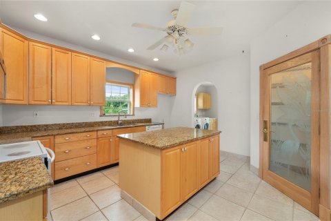 House in Punta Gorda, Florida 3 bedrooms, 202.81 sq.m. № 1919487 - photo 26