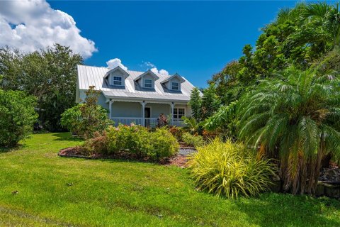 House in Punta Gorda, Florida 3 bedrooms, 202.81 sq.m. № 1919487 - photo 2
