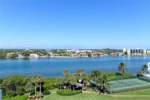 Condo in Tequesta, Florida, 3 bedrooms  № 1969966 - photo 30