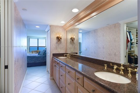 Condo in Tequesta, Florida, 3 bedrooms  № 1969966 - photo 22