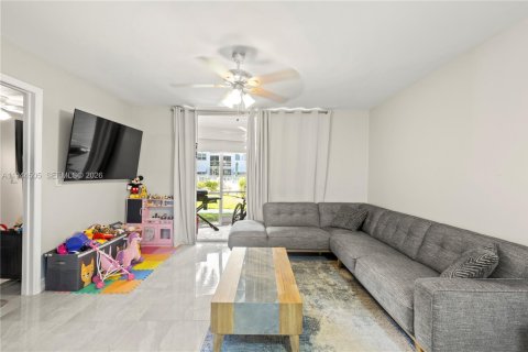 Condominio en venta en Deerfield Beach, Florida, 2 dormitorios, 90.12 m2 № 2001064 - foto 8