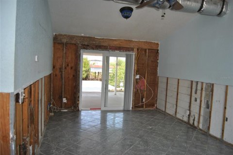 Casa en venta en Ruskin, Florida, 2 dormitorios, 95.5 m2 № 1652208 - foto 1