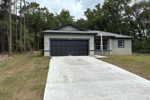 House in Citrus Springs, Florida 4 bedrooms, 144.09 sq.m. № 1832679 - photo 1